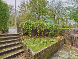 FRONT DOORWAY / GARDEN- click for photo gallery